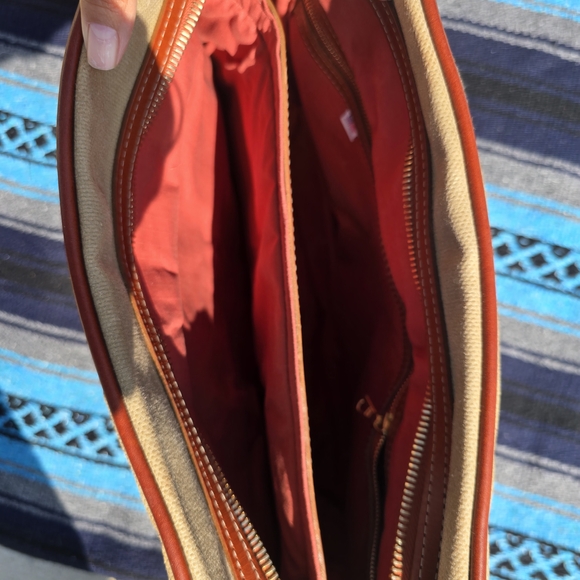 Stylish Tan and Brown Men's Briefcase - Picture 3 of 4